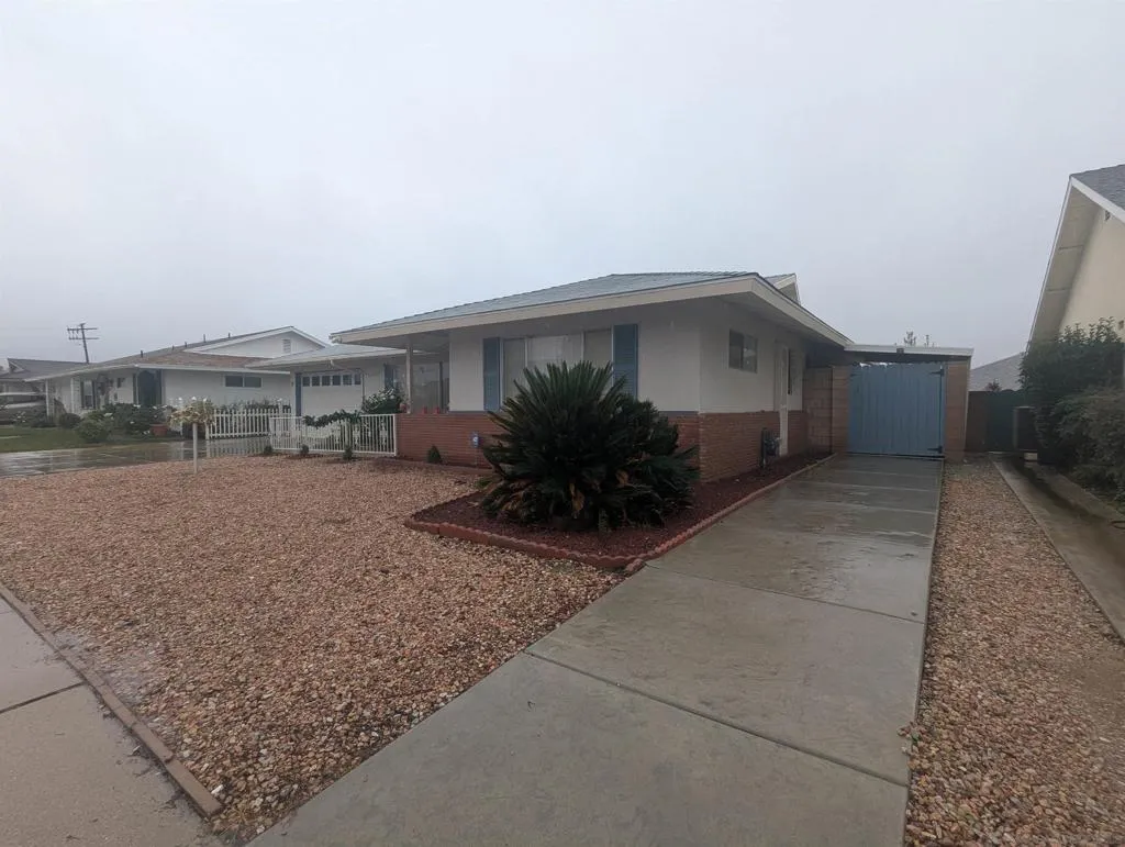 1181 W Mayberry W, Hemet, California 92543 home-pic-9