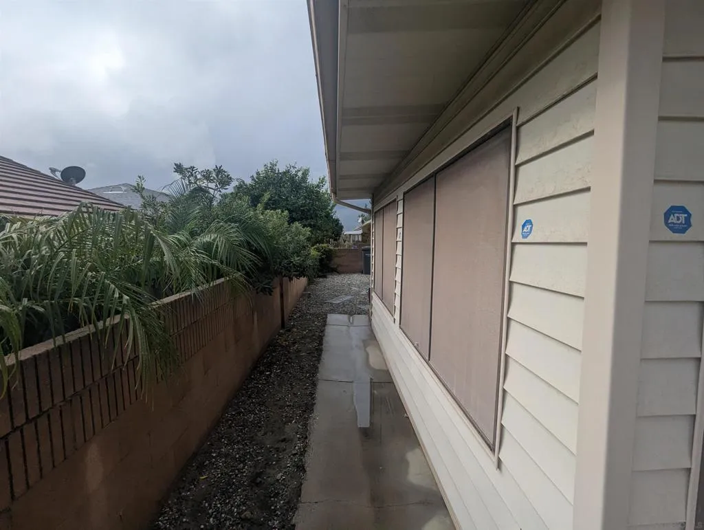 1181 W Mayberry W, Hemet, California 92543 home-pic-52