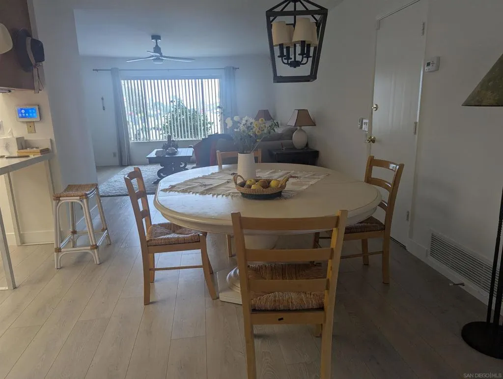 1181 W Mayberry W, Hemet, California 92543 home-pic-12