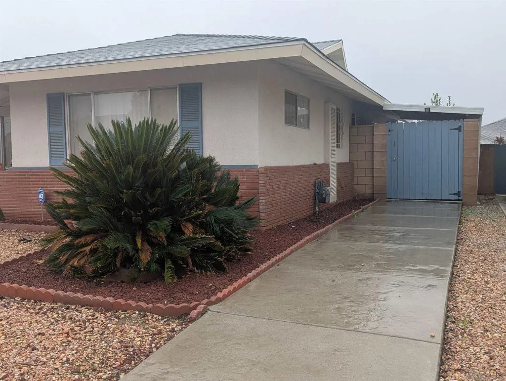 1181 W Mayberry W, Hemet, California 92543 home-pic-10