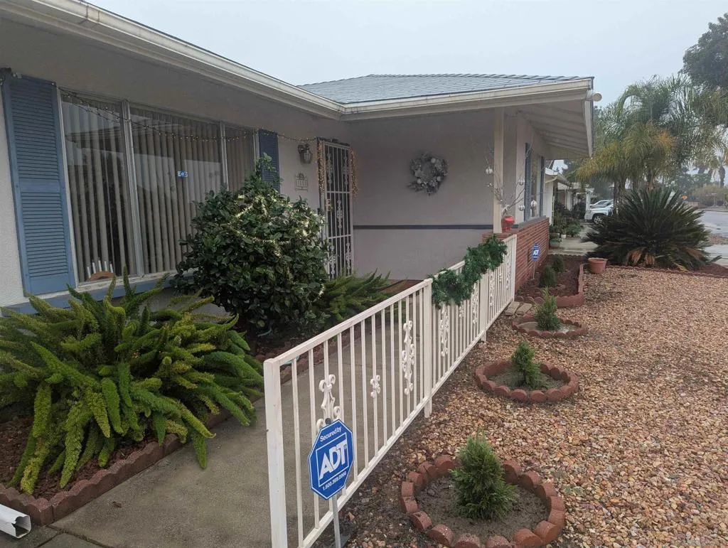 1181 W Mayberry W, Hemet, California 92543 home-pic-7