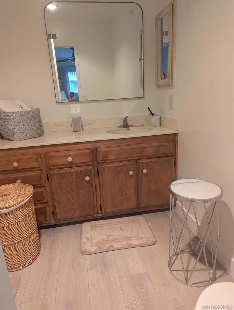1181 W Mayberry W, Hemet, California 92543 home-pic-34