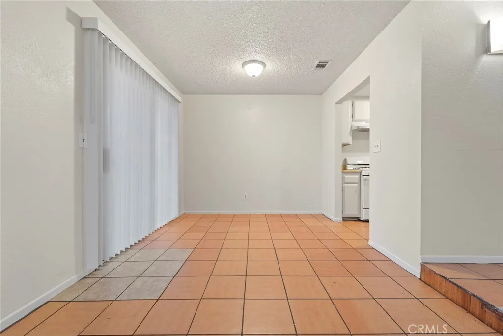 1071 May Lane, Barstow, California 92311 home-pic-6