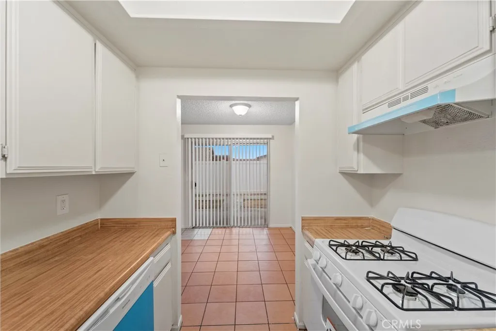 1071 May Lane, Barstow, California 92311 home-pic-10