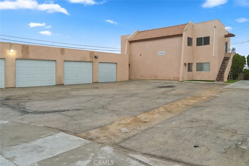 1071 May Lane, Barstow, California 92311 home-pic-1
