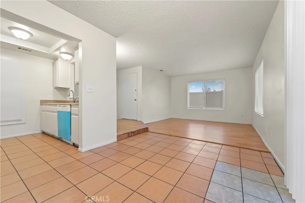1071 May Lane, Barstow, California 92311 home-pic-9