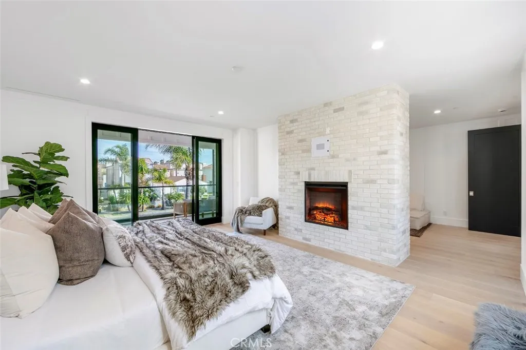 521 12th, Huntington Beach, California 92648 home-pic-20