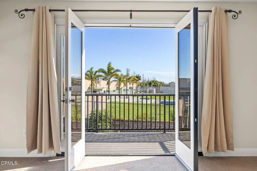 862 Gitano Drive, Oxnard, California 93030 home-pic-35