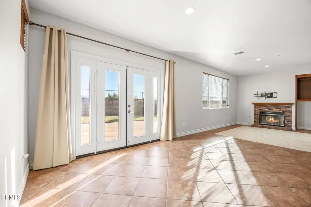 862 Gitano Drive, Oxnard, California 93030 home-pic-13