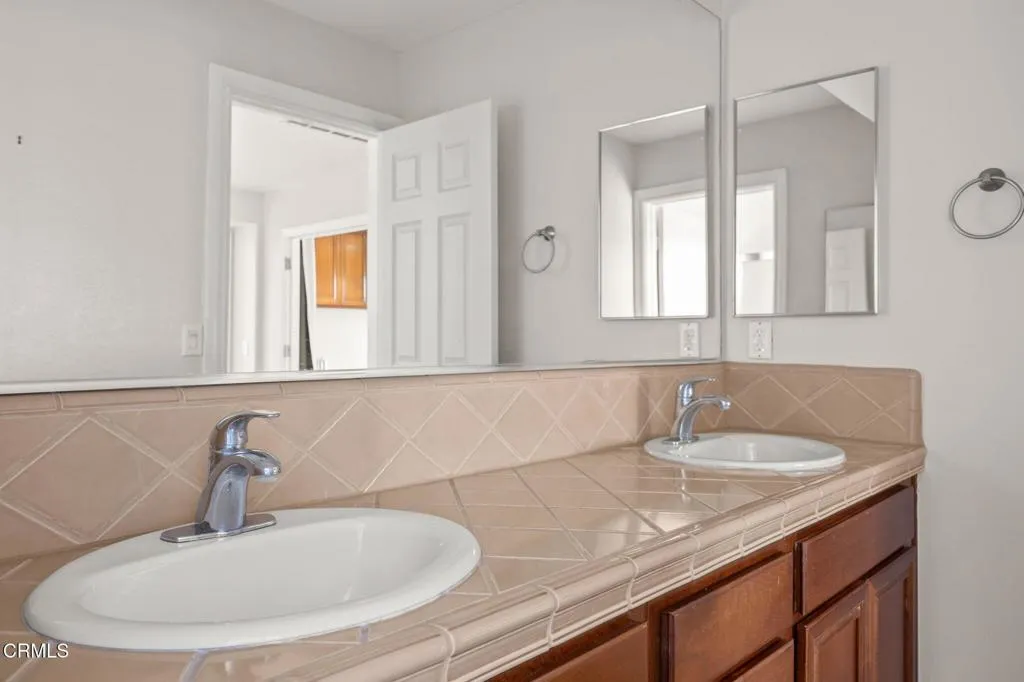 862 Gitano Drive, Oxnard, California 93030 home-pic-28