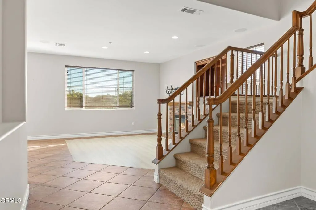 862 Gitano Drive, Oxnard, California 93030 home-pic-4