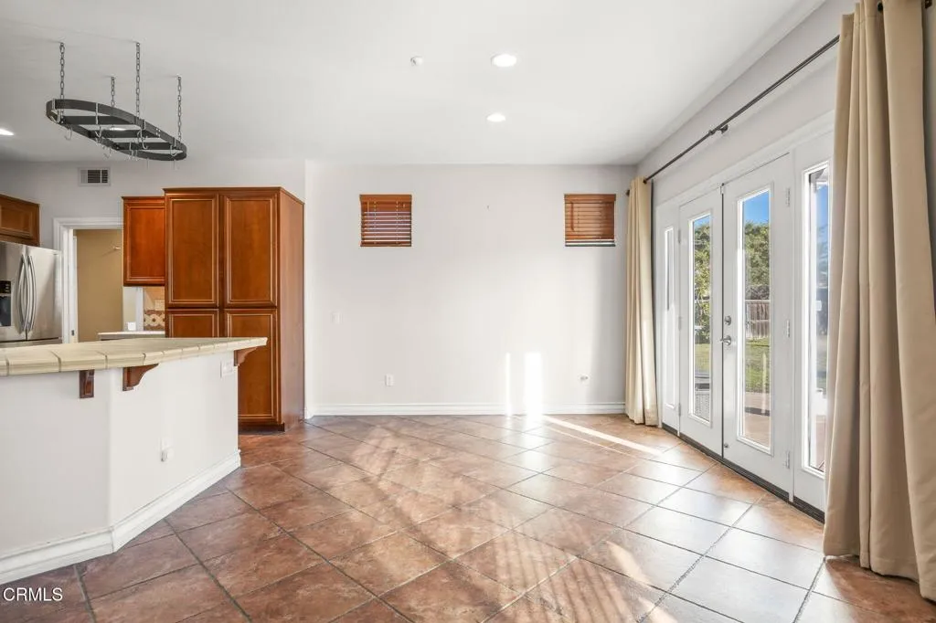 862 Gitano Drive, Oxnard, California 93030 home-pic-11