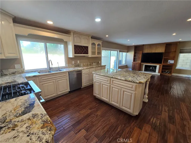 13117 Dussen, Cerritos, California 90703