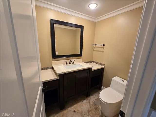 Downstairs 1/2 bath