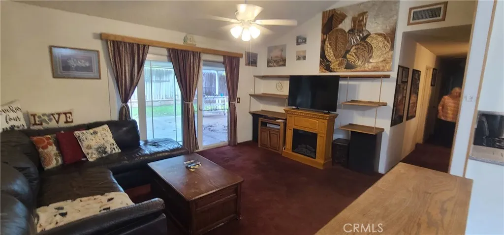 22104 Alamogordo, Saugus, California 91350 home-pic-4