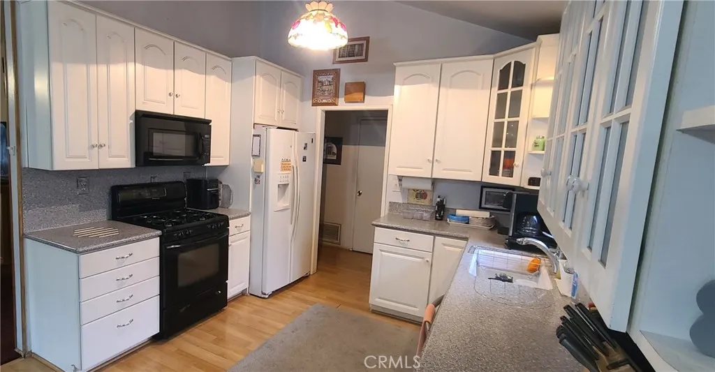 22104 Alamogordo, Saugus, California 91350 home-pic-6