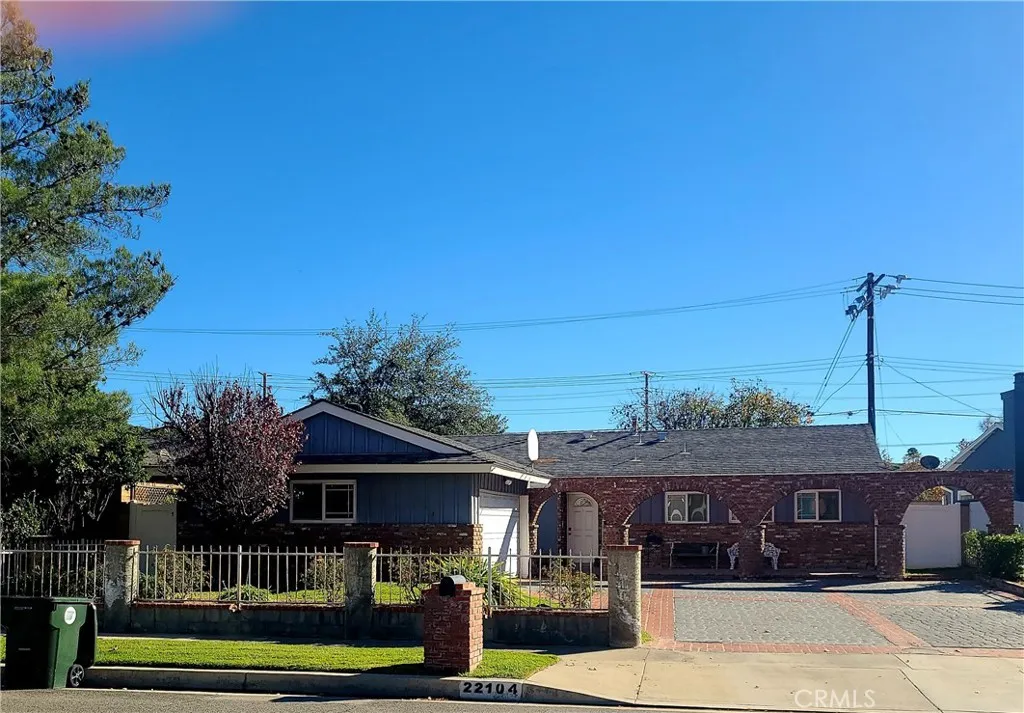 22104 Alamogordo, Saugus, California 91350 home-pic-15