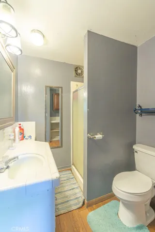 Bottom Unit Restroom