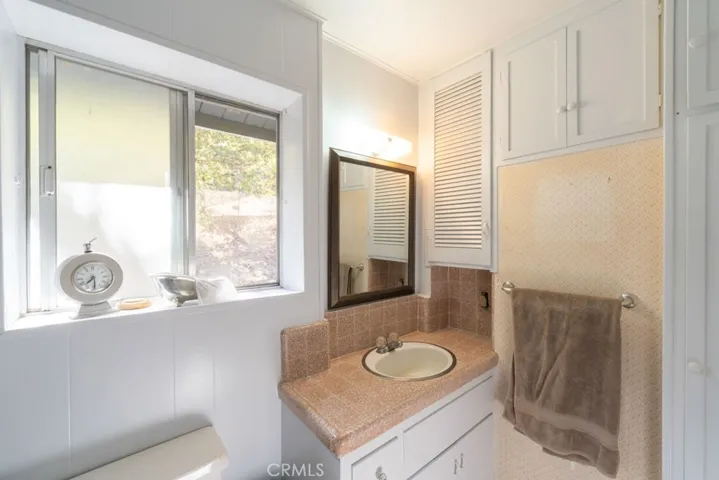 Top Unit Bedroom