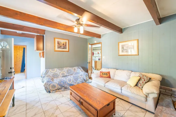 Bottom Unit Livingroom