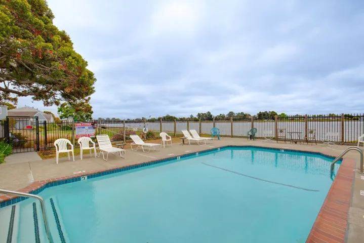 3171 Bayview Dr, Alameda, California 94501