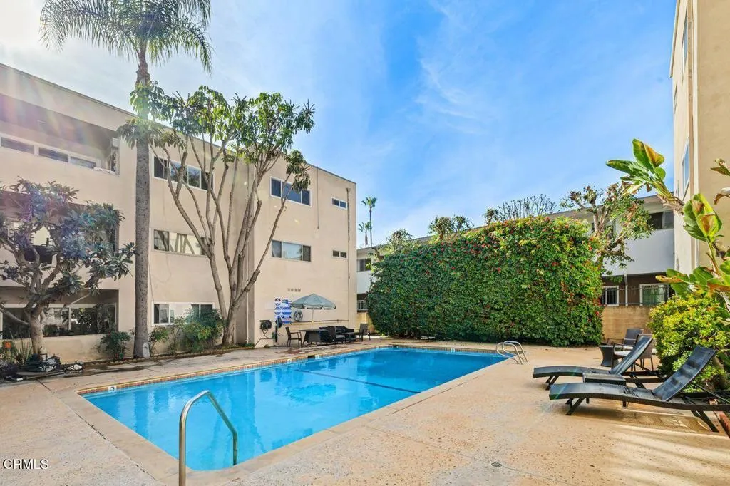 5411 Tyrone Avenue 202, Los Angeles, California 91401 home-pic-3