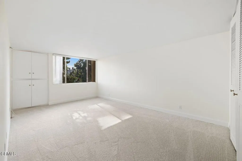 5411 Tyrone Avenue 202, Los Angeles, California 91401 home-pic-18