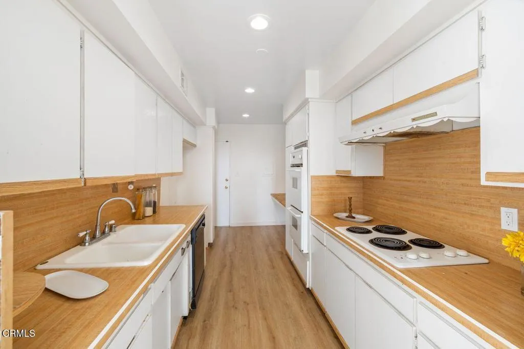 5411 Tyrone Avenue 202, Los Angeles, California 91401 home-pic-12