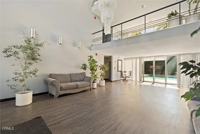 5411 Tyrone Avenue 202, Los Angeles, California 91401 home-pic-28