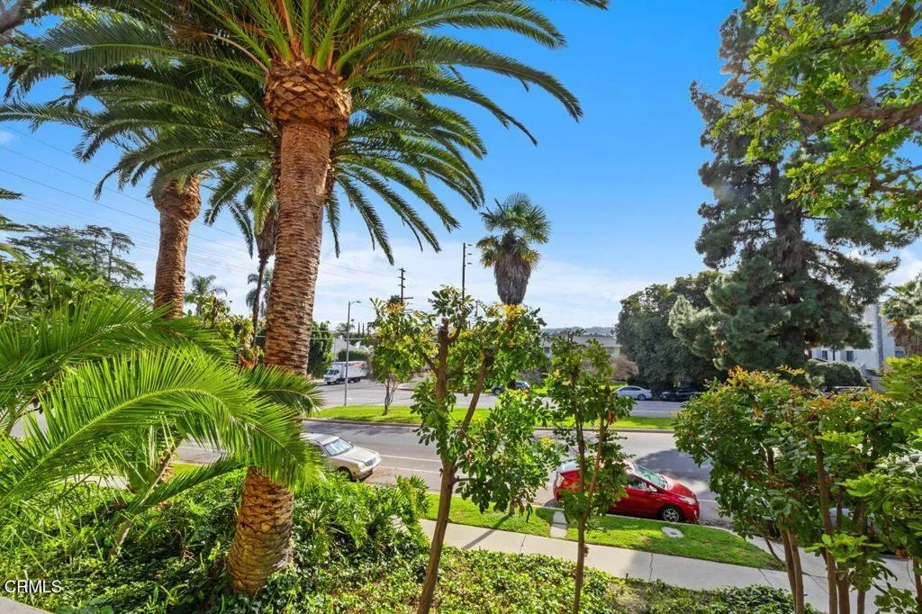 5411 Tyrone Avenue 202, Los Angeles, California 91401 home-pic-11