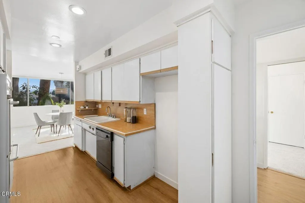 5411 Tyrone Avenue 202, Los Angeles, California 91401 home-pic-15