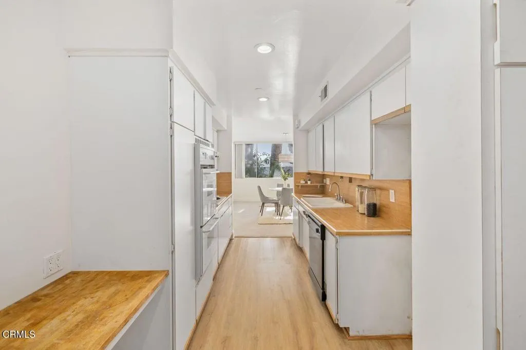 5411 Tyrone Avenue 202, Los Angeles, California 91401 home-pic-14