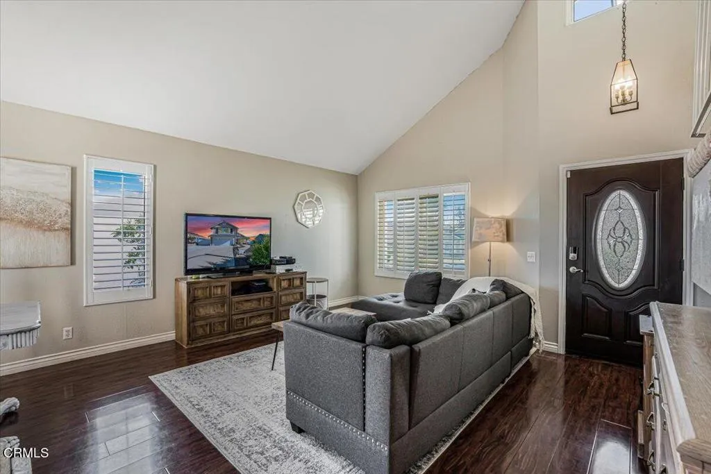 1414 Fallen Leaf Avenue, Ventura, California 93004 home-pic-4