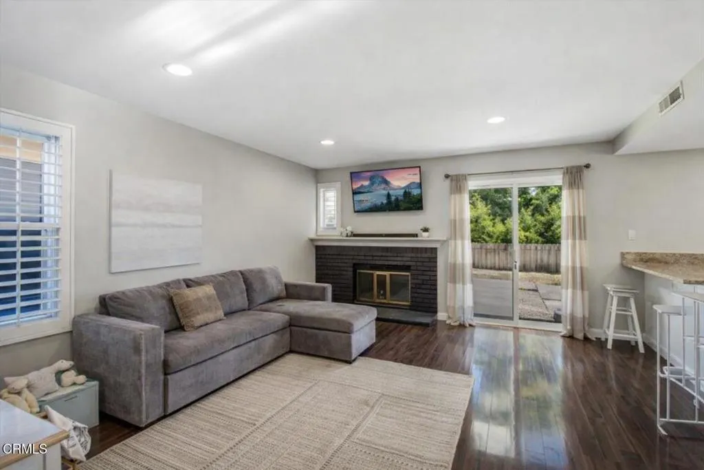 1414 Fallen Leaf Avenue, Ventura, California 93004 home-pic-10