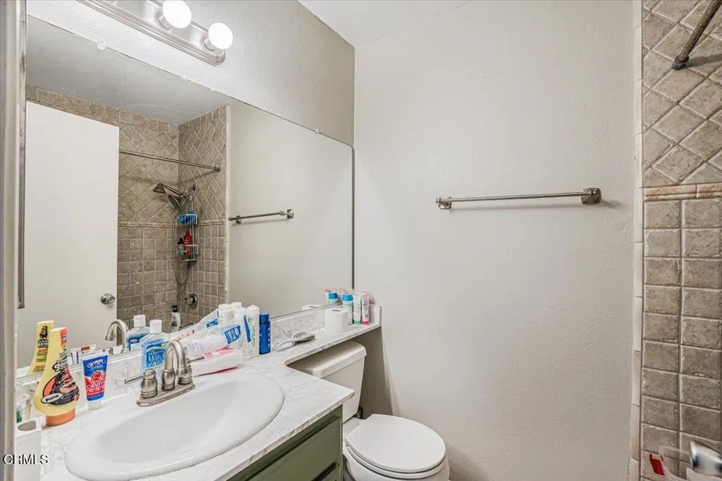 1414 Fallen Leaf Avenue, Ventura, California 93004 home-pic-19
