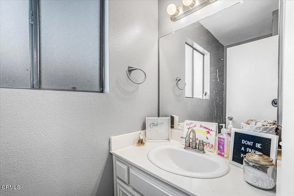 1414 Fallen Leaf Avenue, Ventura, California 93004 home-pic-13