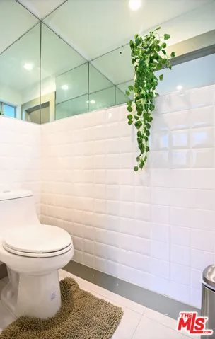 Downstairs En-Suite Bathroom