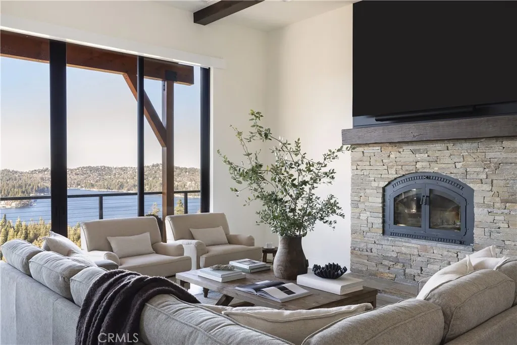 292 Ponderosa Peak Road, Lake Arrowhead, California 92352 home-pic-1