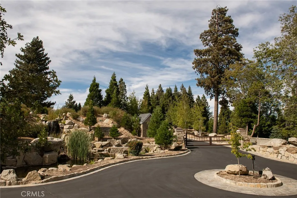 292 Ponderosa Peak Road, Lake Arrowhead, California 92352 home-pic-39