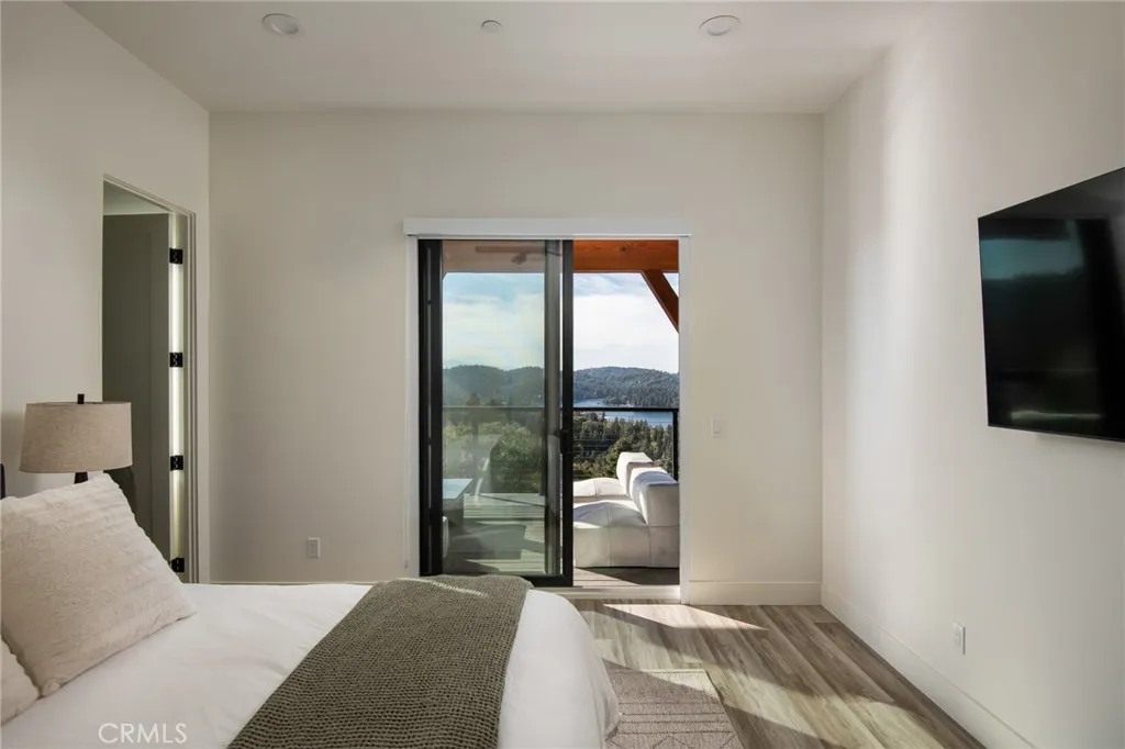 292 Ponderosa Peak Road, Lake Arrowhead, California 92352 home-pic-25