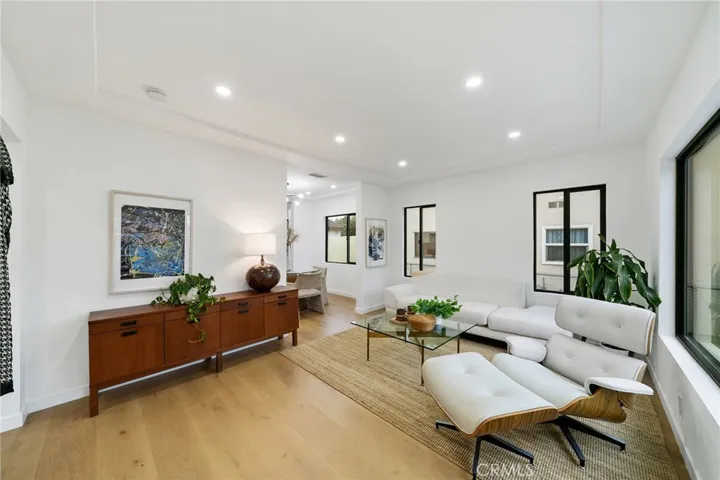 2229 Shoredale beautifully updated living room.