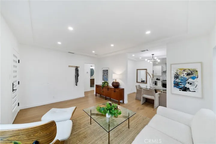 2229 Shoredale beautifully updated living room.