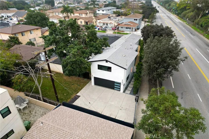 2225 Shoredale garage