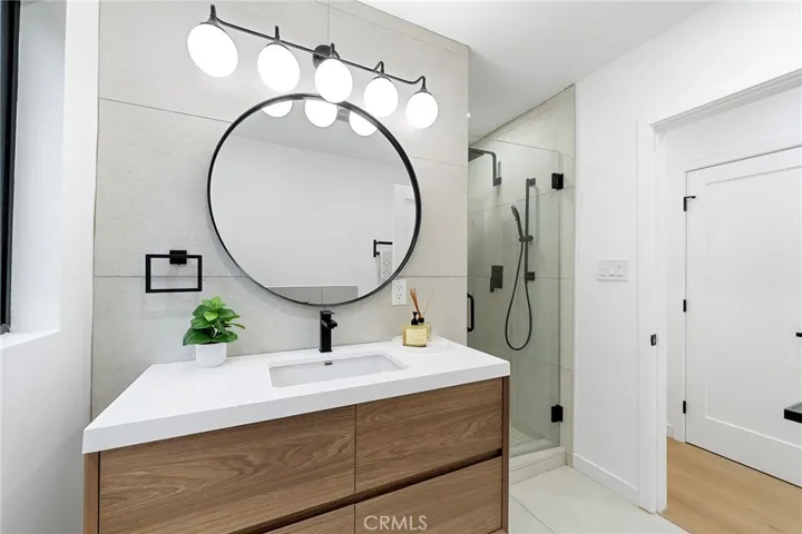 2229 Shoredale updated full bathroom has a separate tub and shower.