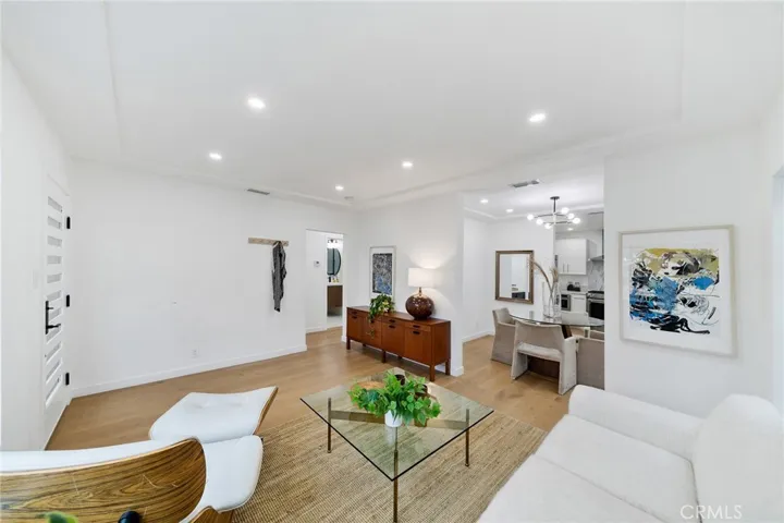 2229 Shoredale beautifully updated living room.