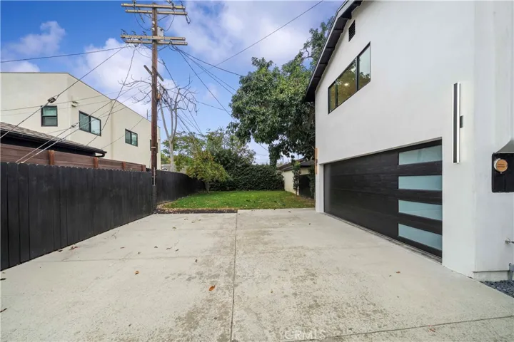 2225 Shoredale garage.