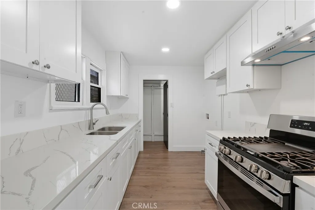 1261 W 51st, Los Angeles, California 90037 home-pic-47