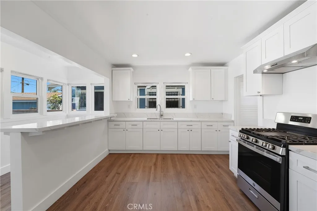 1261 W 51st, Los Angeles, California 90037 home-pic-15
