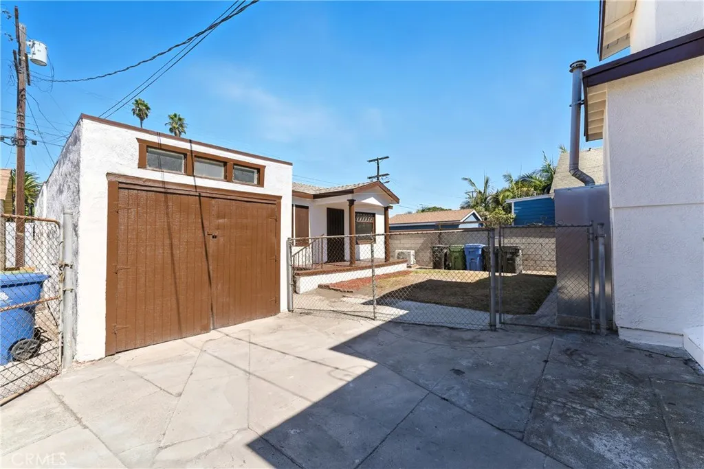 1261 W 51st, Los Angeles, California 90037 home-pic-60