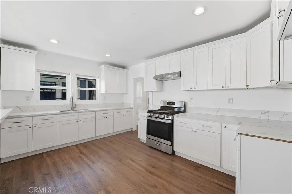 1261 W 51st, Los Angeles, California 90037 home-pic-14